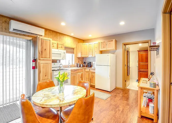 Retreat W/ Deck Near Kinkaid Lake! Apartment Murphysboro