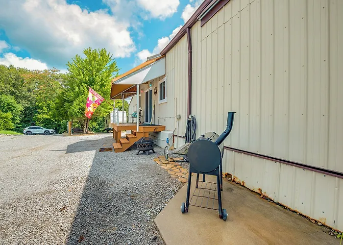 Retreat W/ Deck Near Kinkaid Lake! Murphysboro