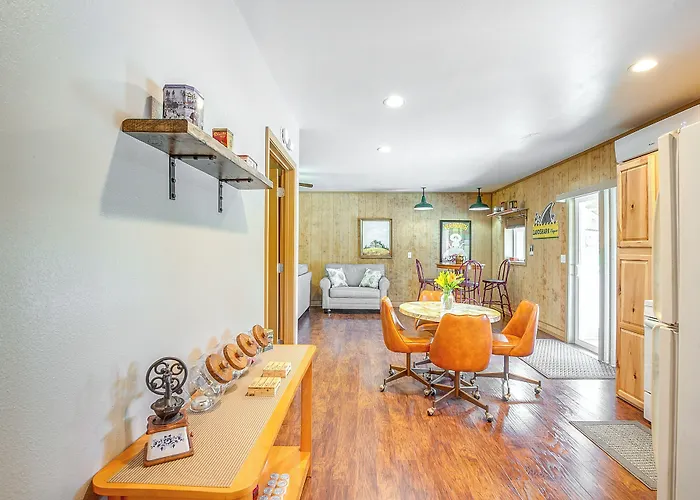 Retreat W/ Deck Near Kinkaid Lake! Apartment Murphysboro