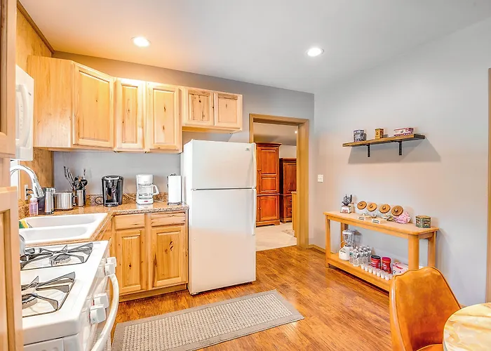 Retreat W/ Deck Near Kinkaid Lake! Apartment Murphysboro
